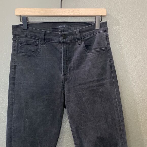 J Brand Women Ruby 30 high rise Cigarette Leg Jean in Vanity black wash - Picture 4 of 15